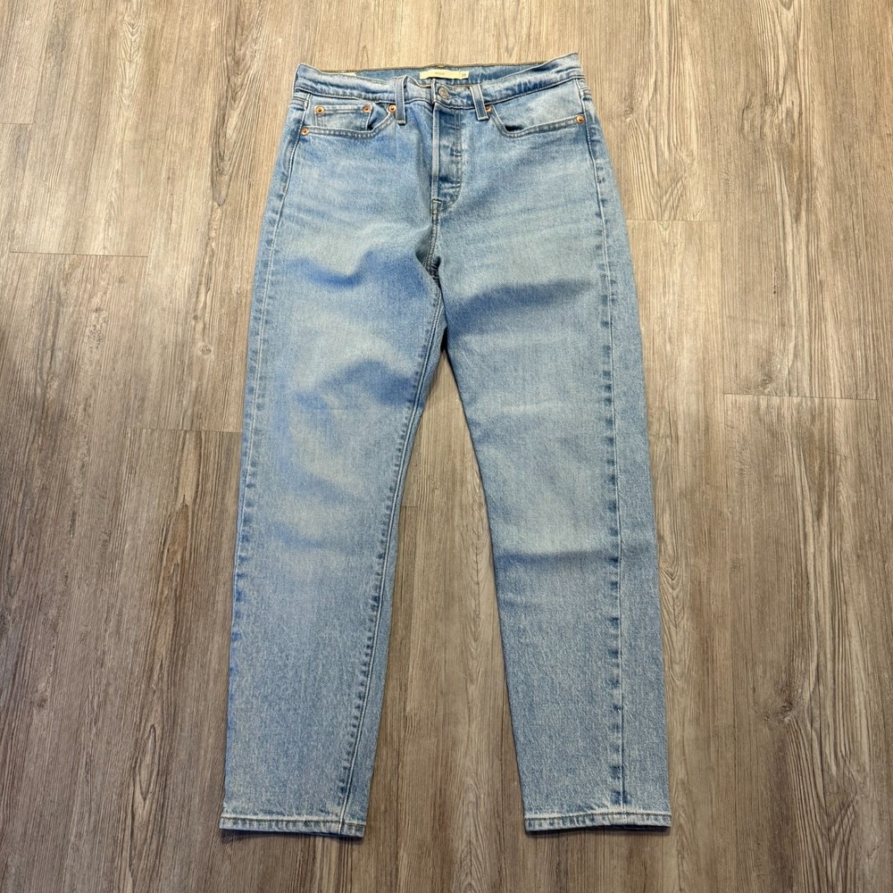 Levis Womens 29 Premium Wedgie Light Wash Jeans